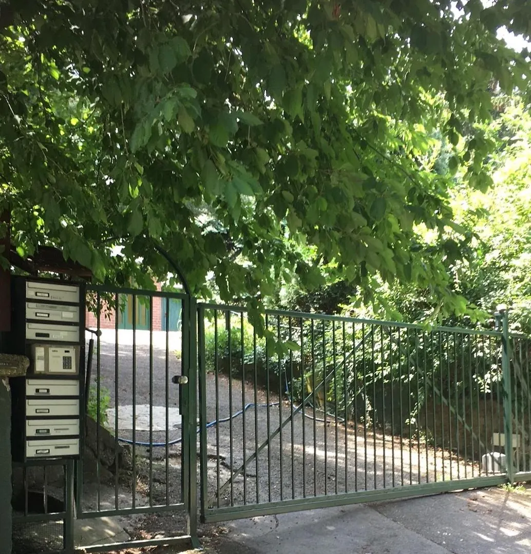 Romantic Two Bedroom Apartments Close To Normafa With Private Parking Budapešť