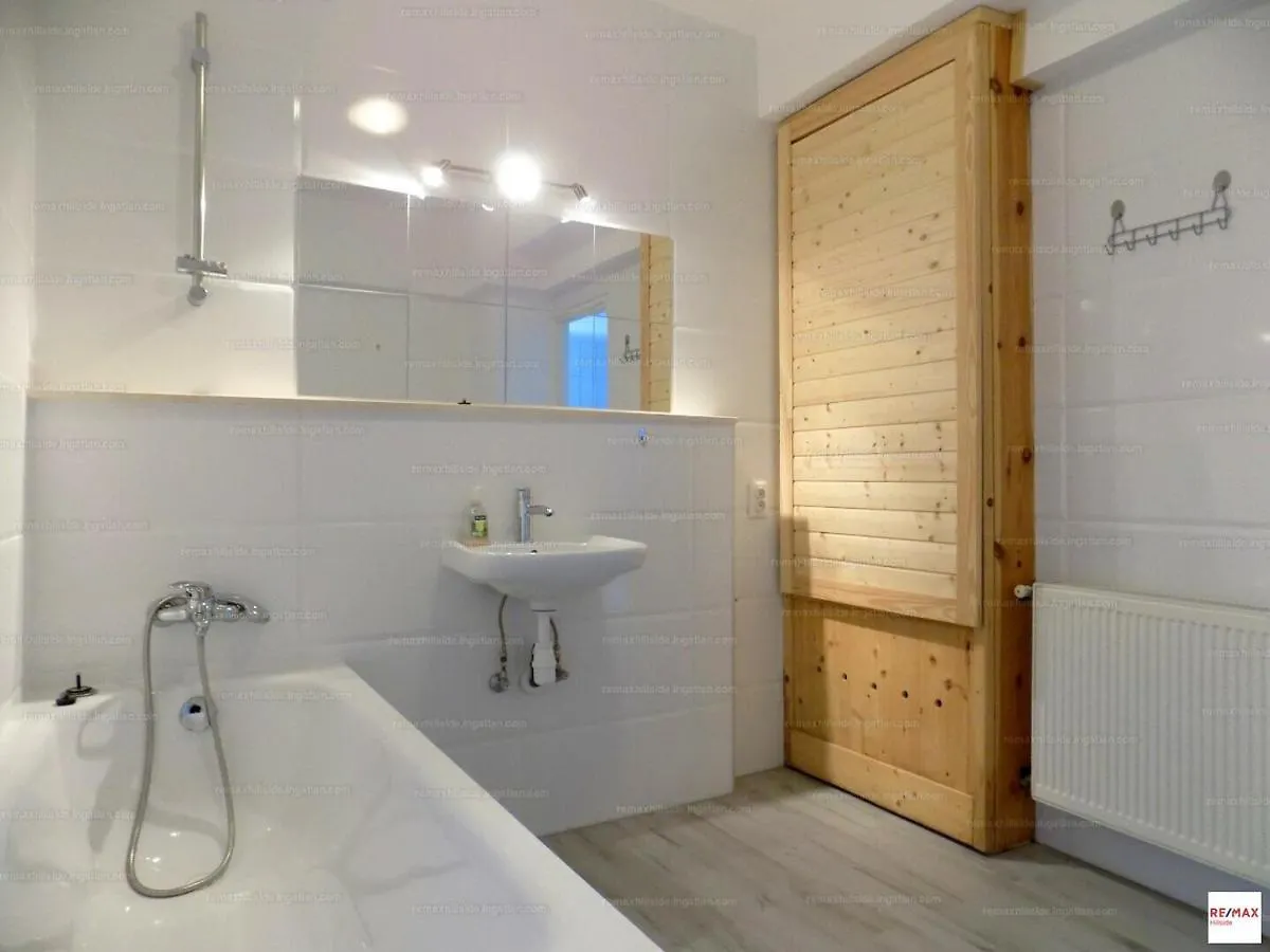 Romantic Two Bedroom Apartments Close To Normafa With Private Parking Будапешт Венгрия