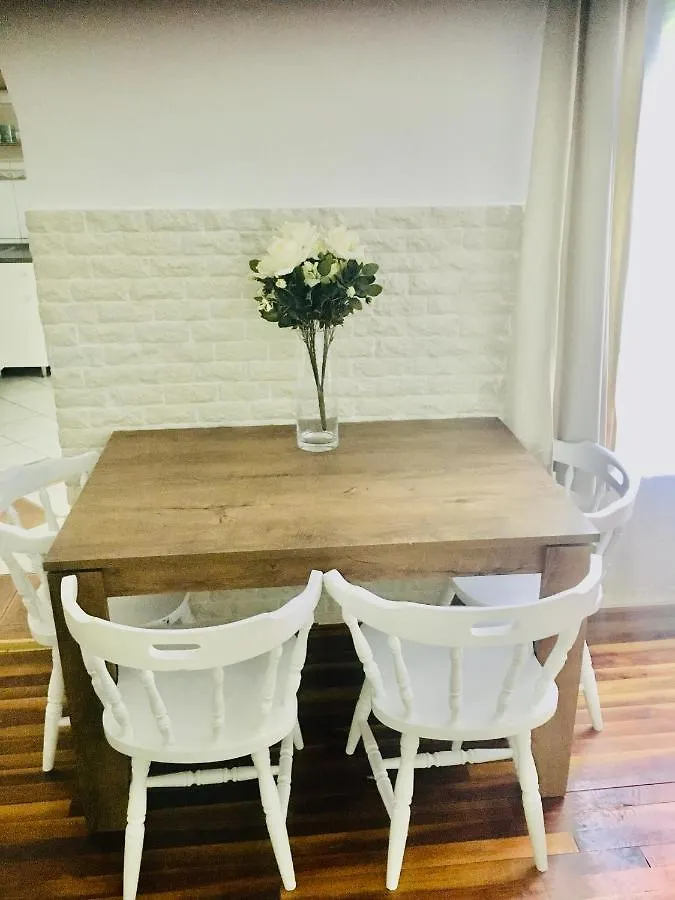 Romantic Two Bedroom Apartments Close To Normafa With Private Parking Будапешт 0*,